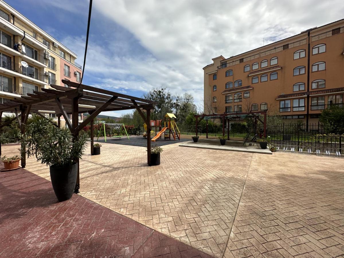 Cozy Apartment Sunny Beach Buitenkant foto